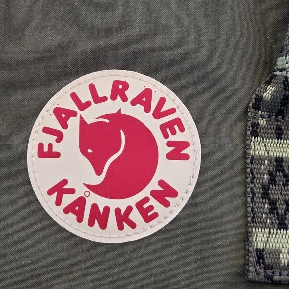 NWOT FJALLRAVEN Kanken Backpack Unisex Green Folk Gorpcore Water Never Used - Picture 7 of 16